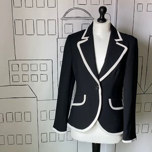 Georgiou Studio black and white blazer size 6